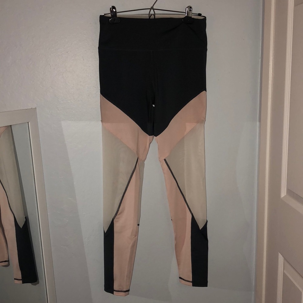 Cute leggings!!! On sale!!!!